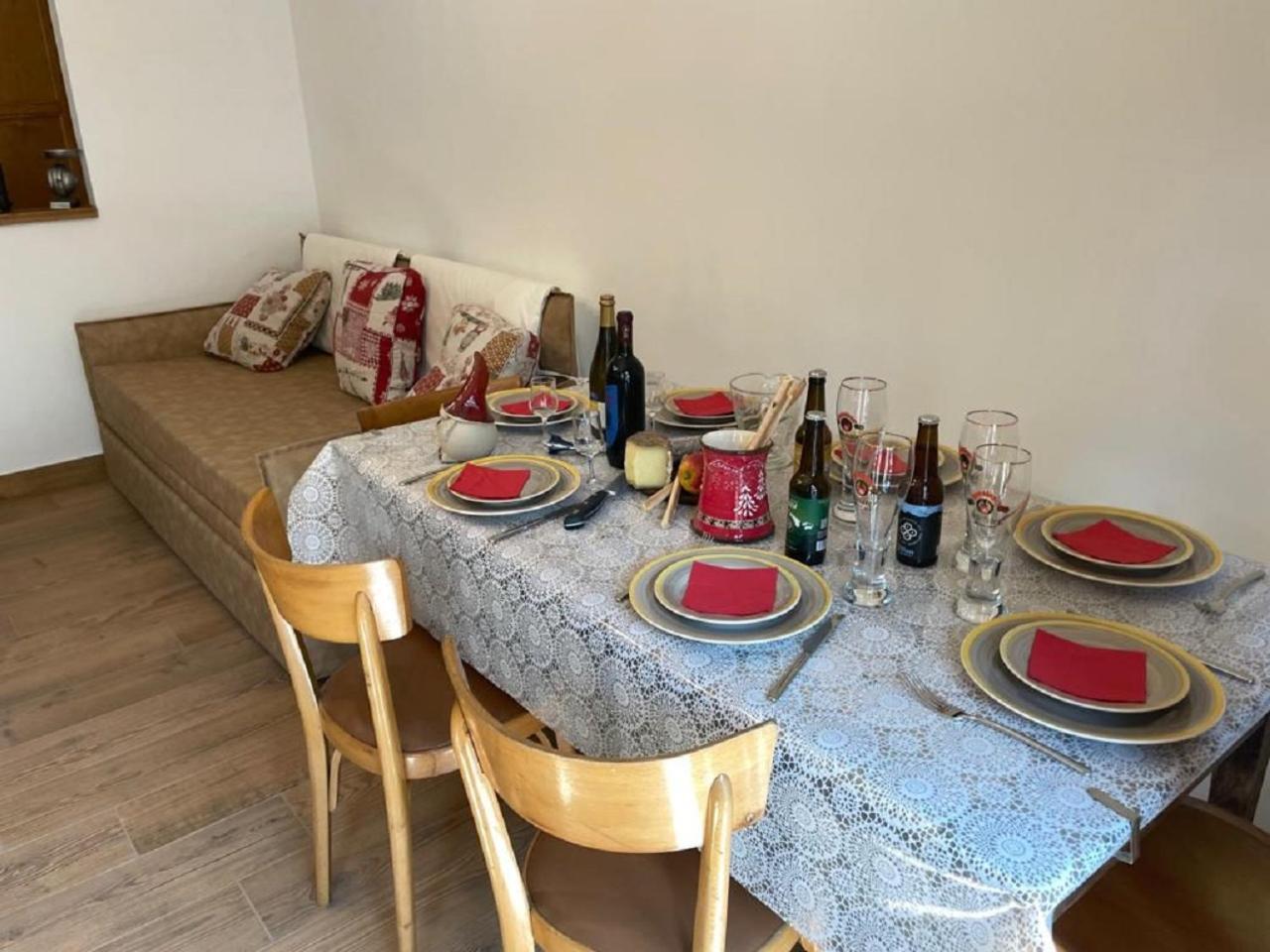 אטרובלס Maison Julie-Lungo La Via Francigena מראה חיצוני תמונה